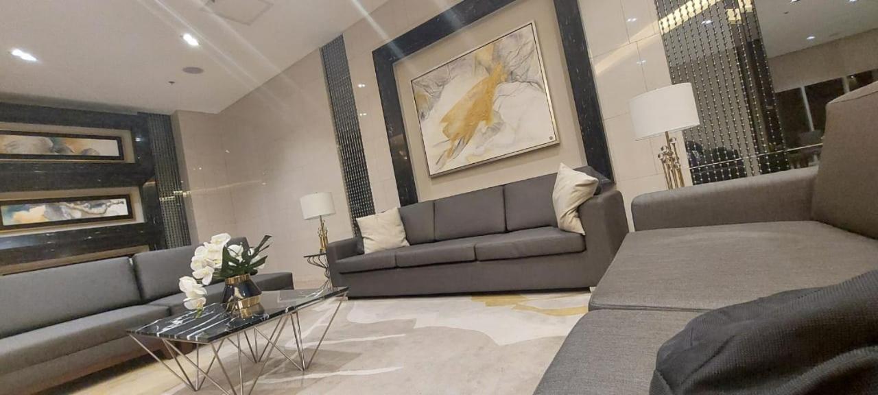 One Bedroom Condo Unit Fame Residences Manila Exterior foto